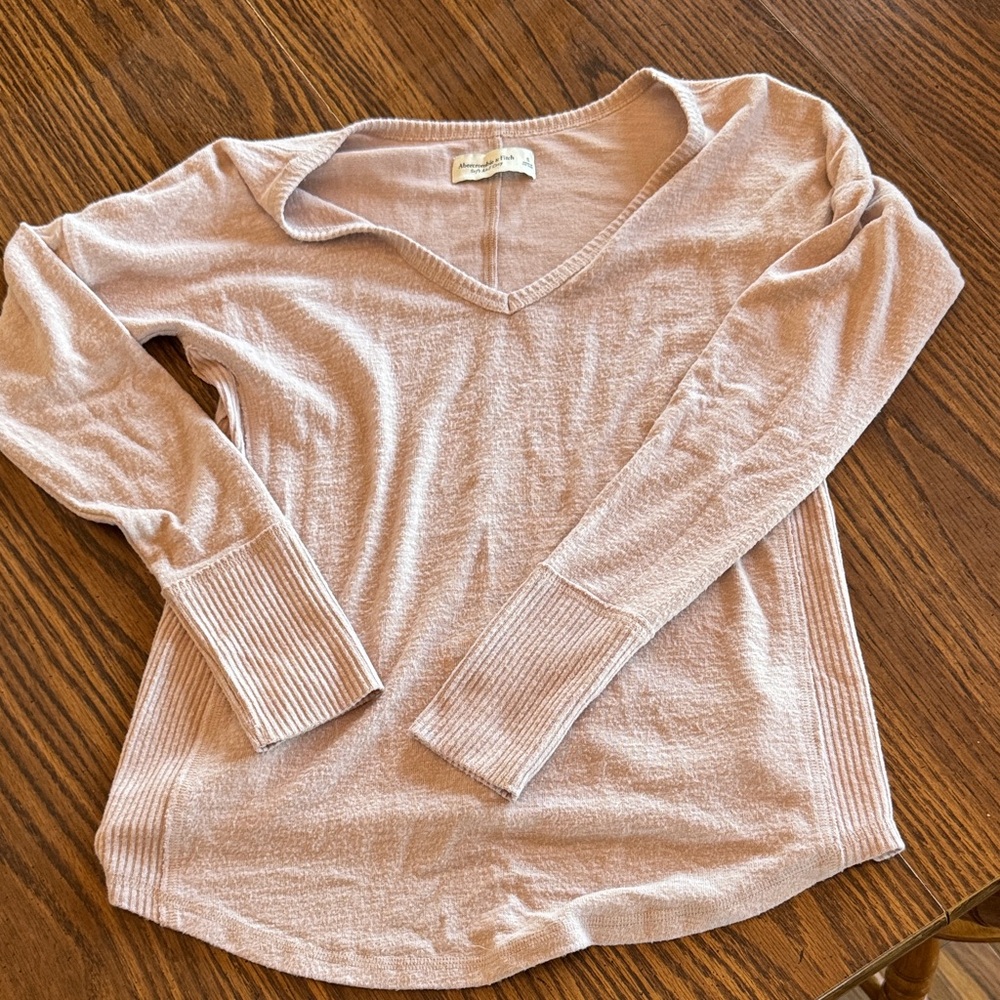 Abercrombie & Fitch Light Pink Scoop Neck Sweater
